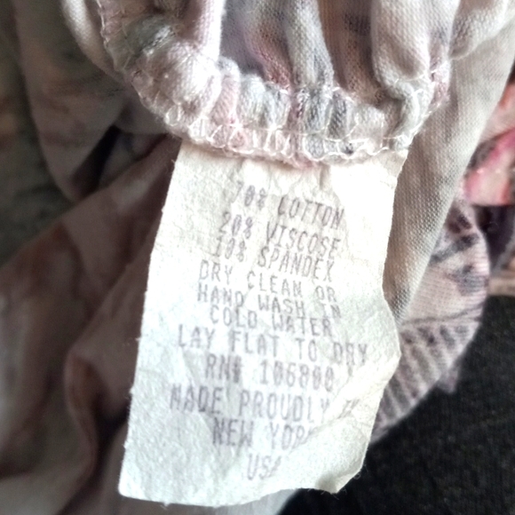 PARIS I Q Womens Sz XL Top, Roushing on one side and Other side Slants down. - Picture 7 of 7